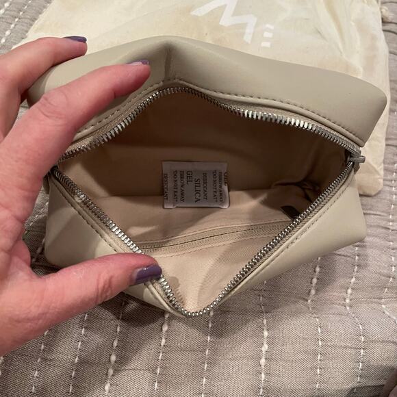 Hobo Pixie Small Crossbody Bag Retired - Picture 11 of 11